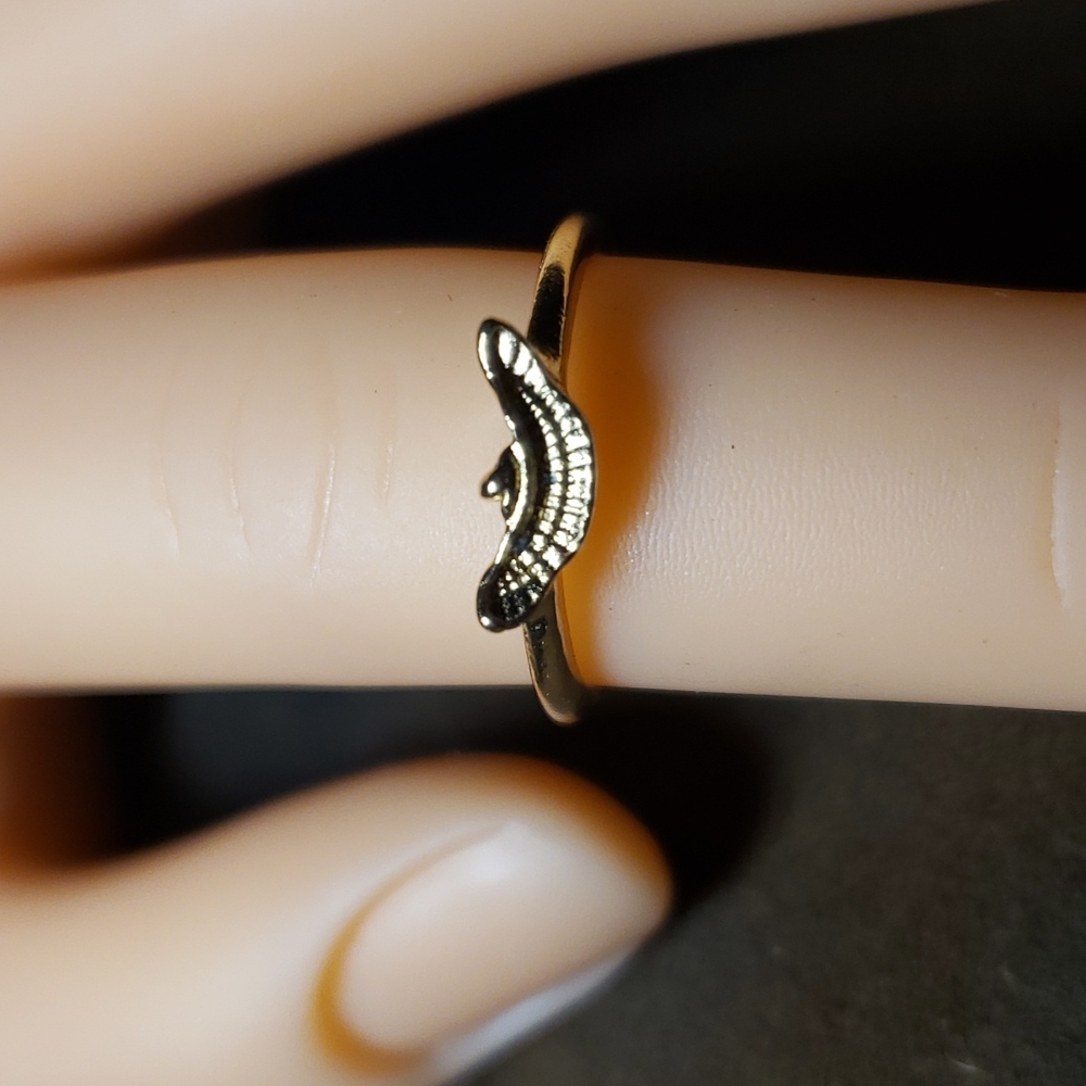 BRAND NEW RING SIZE 6